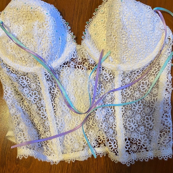 Victoria's Secret Other - Victoria’s Secret Lined Demi half body bra 34B